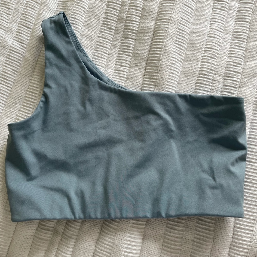Girlfriend One-Shoulder Sports Bra
